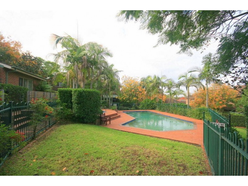 2/40 Strathalbyn Drive, Oatlands NSW 2117