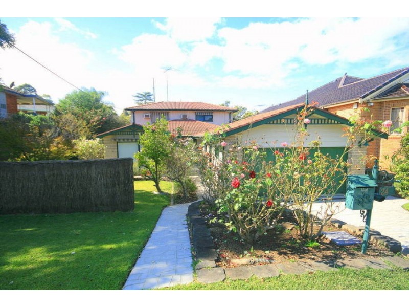 24 Niblick Cres, Oatlands NSW 2117