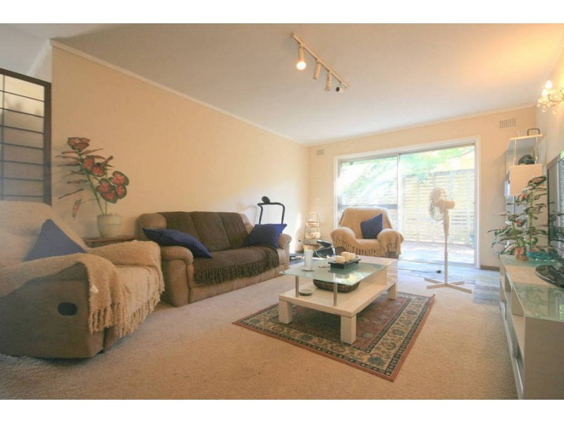 24 Niblick Cres, Oatlands NSW 2117