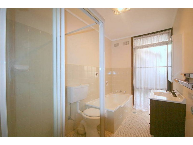 24 Niblick Cres, Oatlands NSW 2117