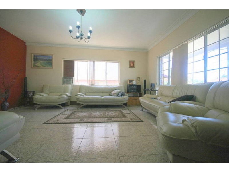 27 Normac Road, Girraween NSW 2145