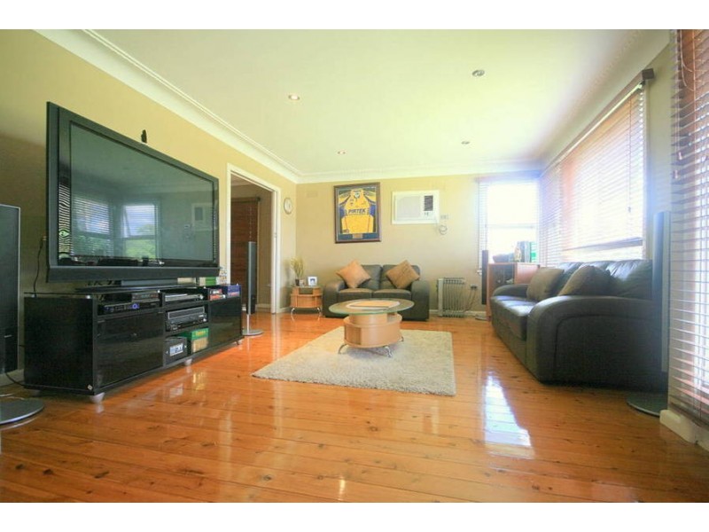 8A Gibbons Street, Oatlands NSW 2117