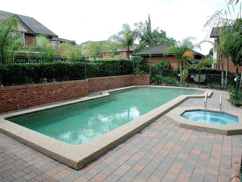 32/40 Strathalbyn Drive, Oatlands NSW 2117