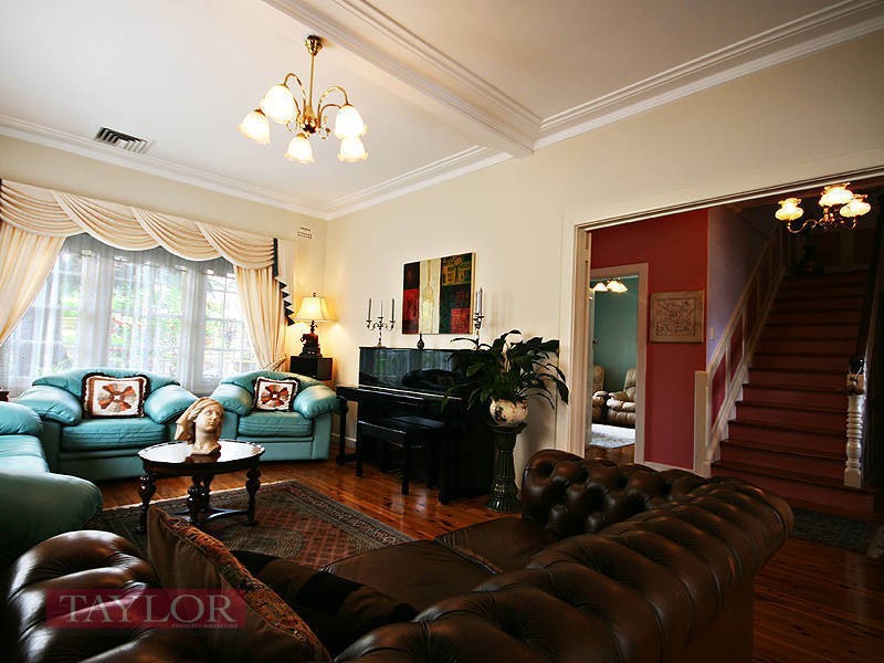 12 Lind Avenue, Oatlands NSW 2117