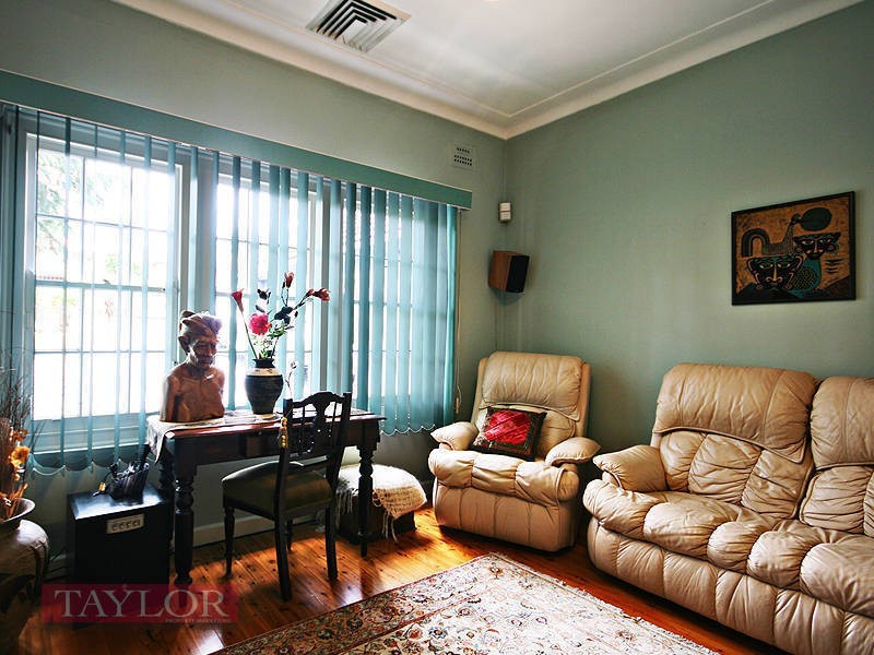 12 Lind Avenue, Oatlands NSW 2117