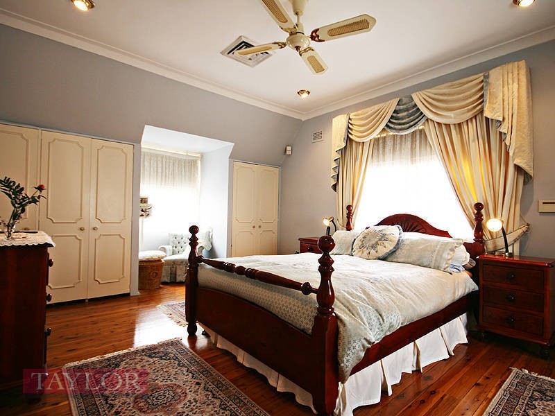 12 Lind Avenue, Oatlands NSW 2117