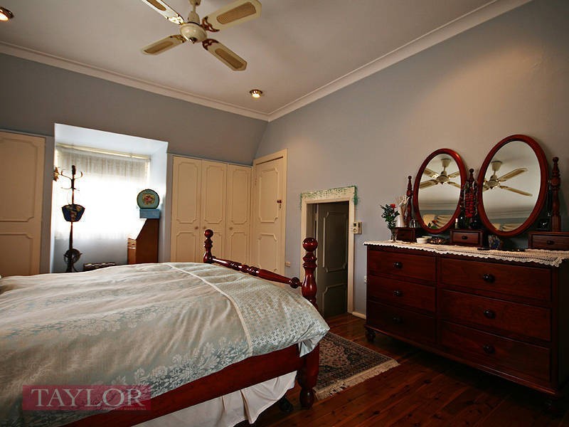 12 Lind Avenue, Oatlands NSW 2117