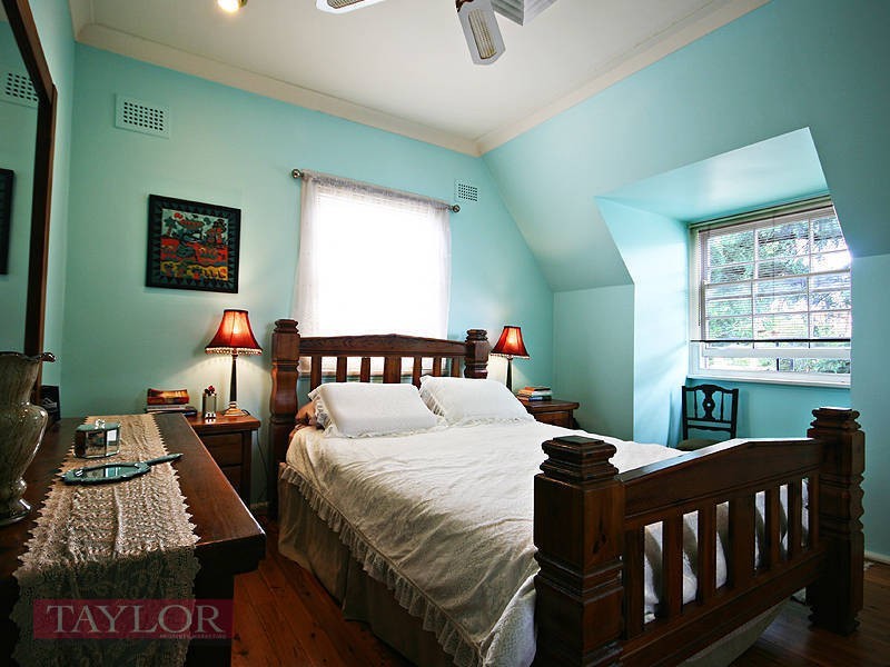 12 Lind Avenue, Oatlands NSW 2117