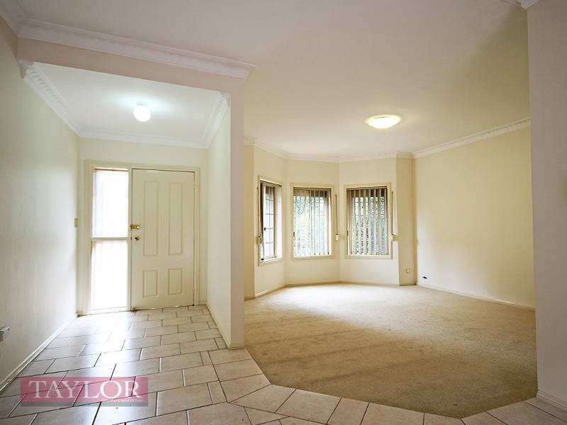 8/11 Wyoming Avenue, Oatlands NSW 2117
