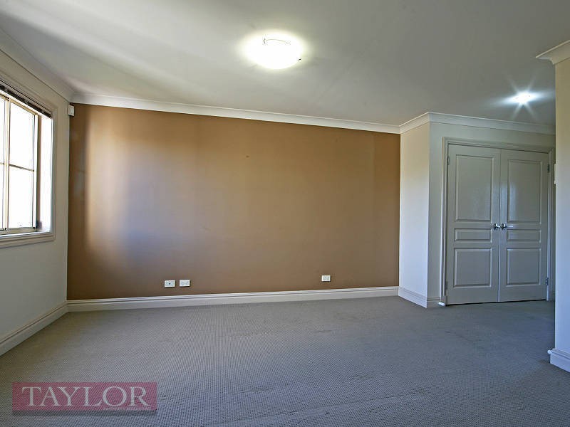 1/6 Blossom Place, Quakers Hill NSW 2763