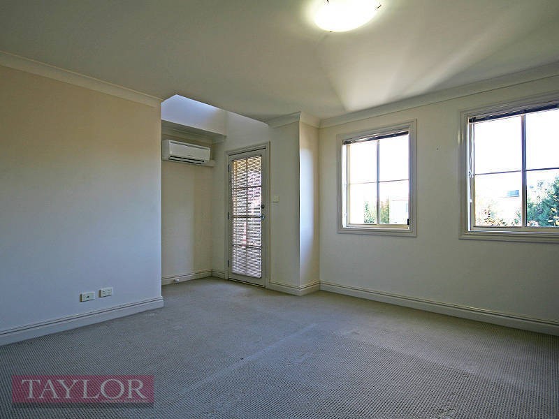 1/6 Blossom Place, Quakers Hill NSW 2763