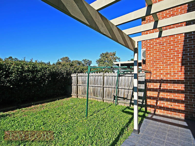 1/6 Blossom Place, Quakers Hill NSW 2763