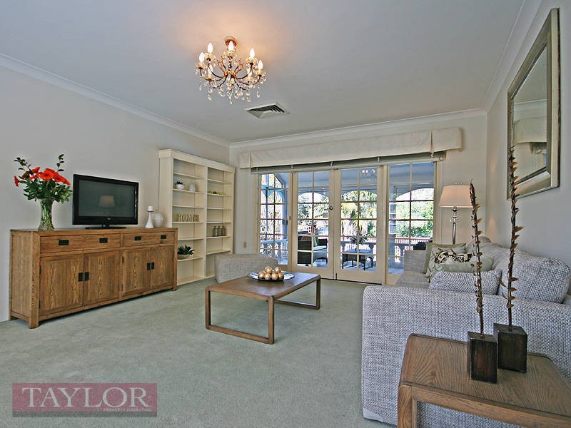 2 Acacia Court, Oatlands NSW 2117