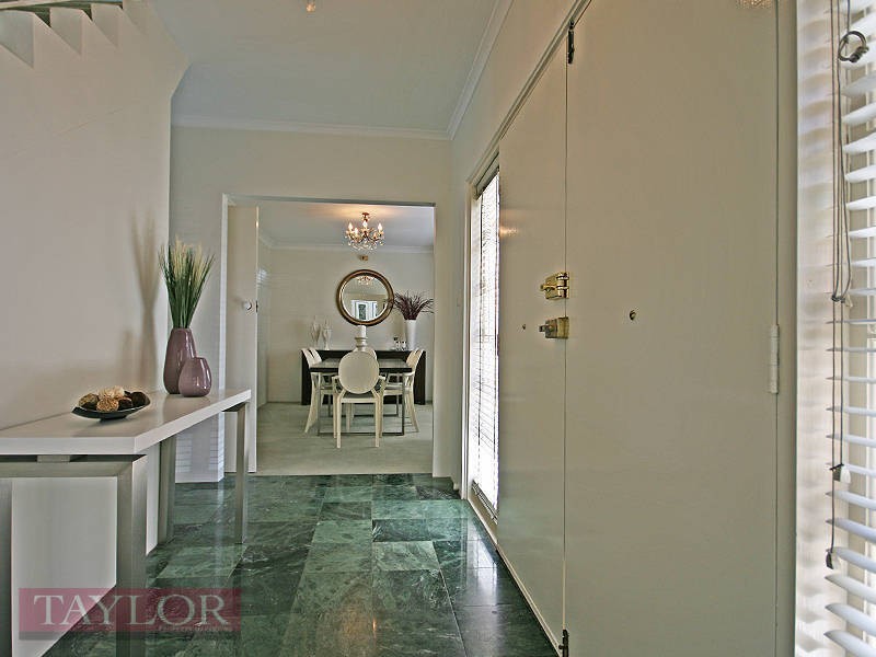 2 Acacia Court, Oatlands NSW 2117