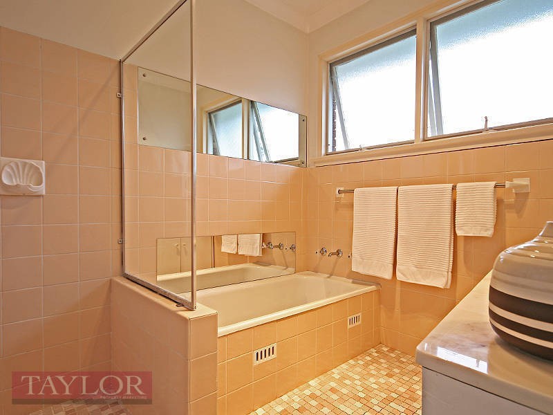 2 Acacia Court, Oatlands NSW 2117