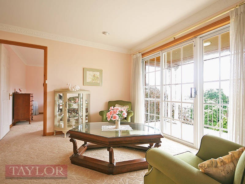 8 Regency Court, Oatlands NSW 2117