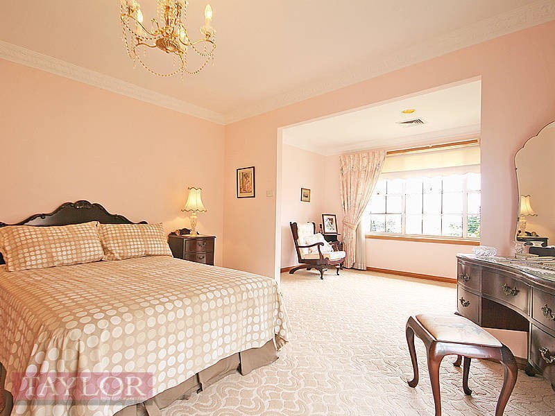 8 Regency Court, Oatlands NSW 2117