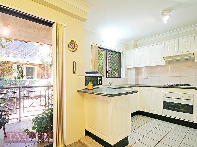 8/46 William Street, Granville NSW 2142
