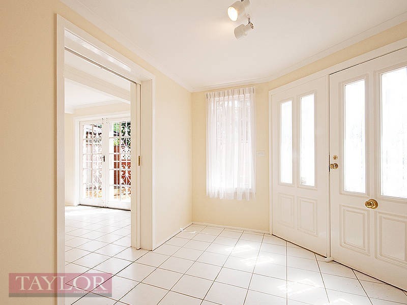 11 Snowdon Avenue, Carlingford NSW 2118