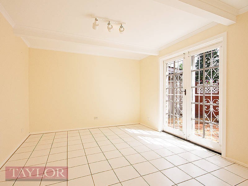 11 Snowdon Avenue, Carlingford NSW 2118