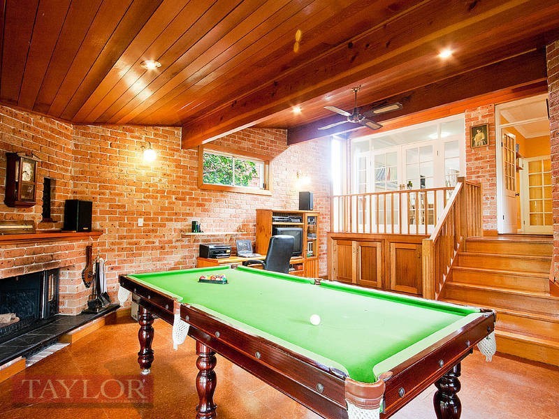 8 Lind Avenue, Oatlands NSW 2117