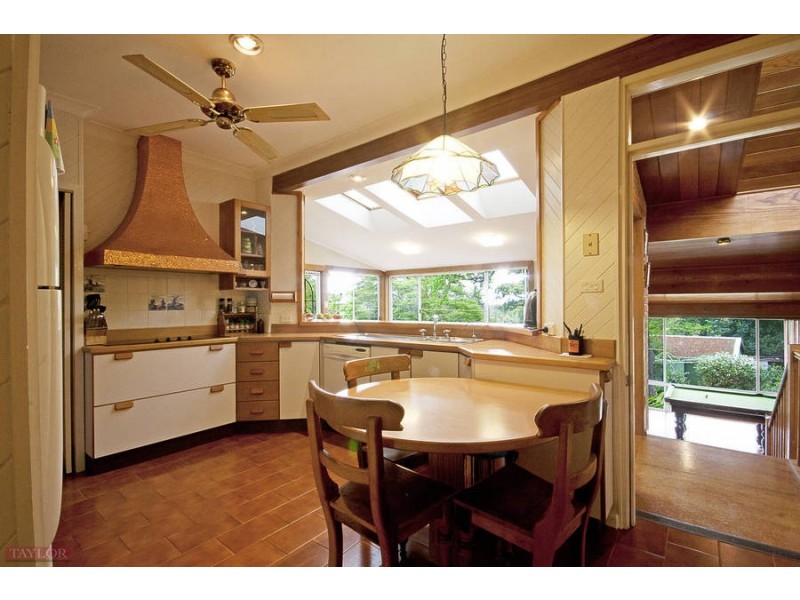 8 Lind Avenue, Oatlands NSW 2117