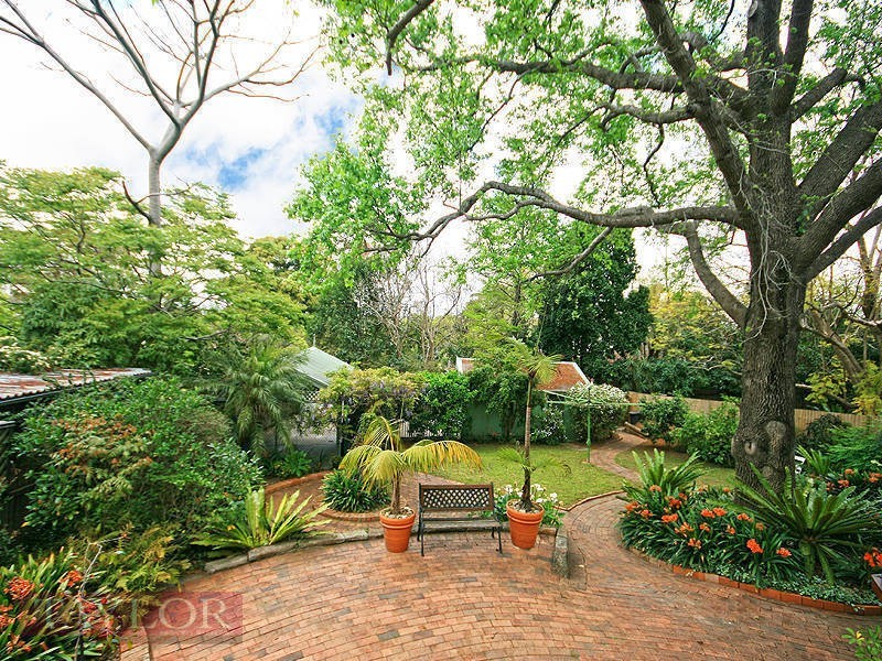 8 Lind Avenue, Oatlands NSW 2117