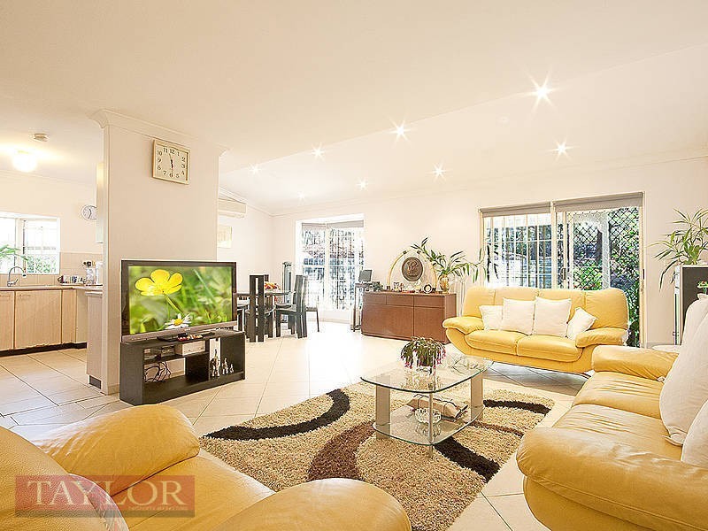 76/40 Strathalbyn Drive, Oatlands NSW 2117