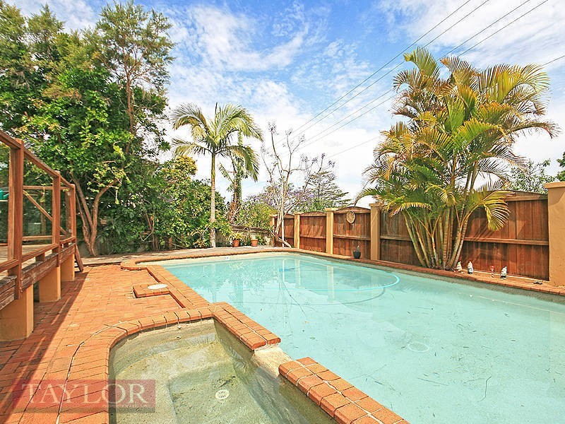 27 Oatlands Crescent, Oatlands NSW 2117