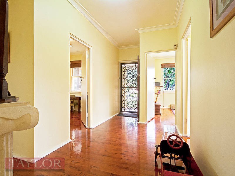 27 Oatlands Crescent, Oatlands NSW 2117