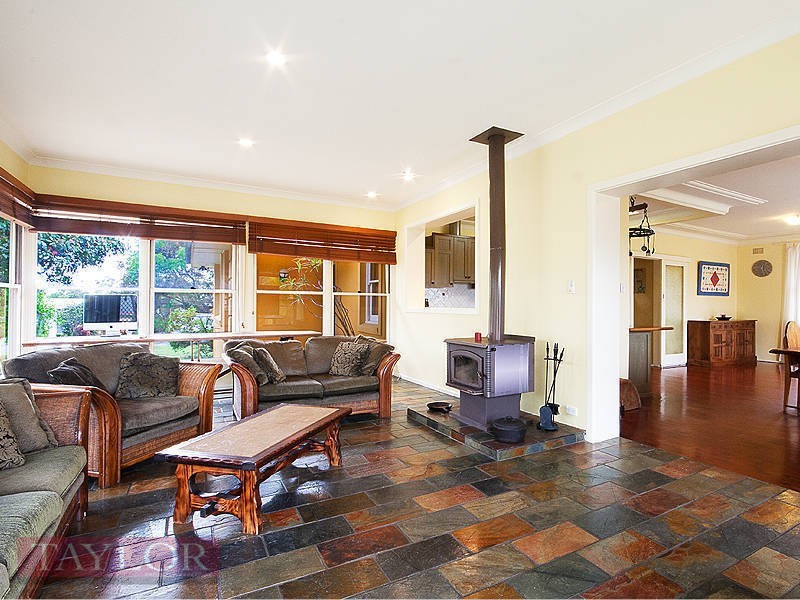 27 Oatlands Crescent, Oatlands NSW 2117