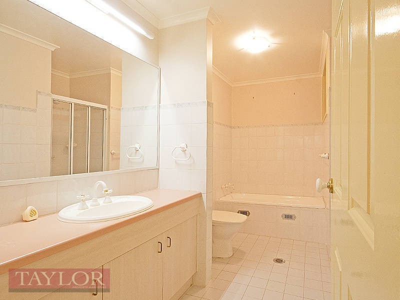 72/40 Strathalbyn Drive, Oatlands NSW 2117