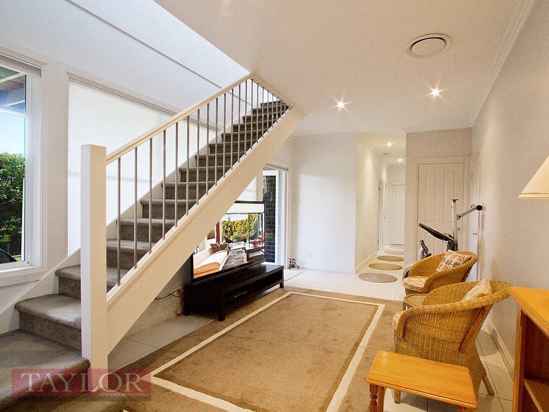 46 Hunterford Crescent, Oatlands NSW 2117