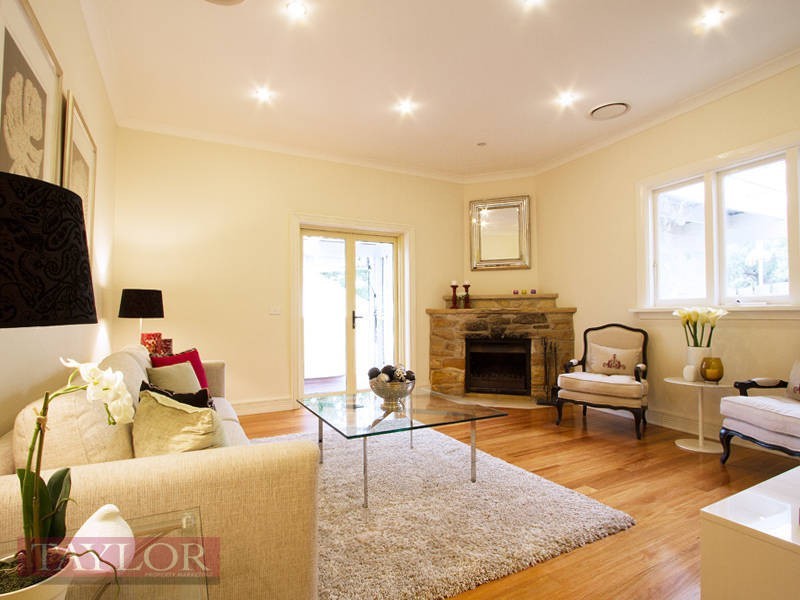 6 Alanas Avenue, Oatlands NSW 2117