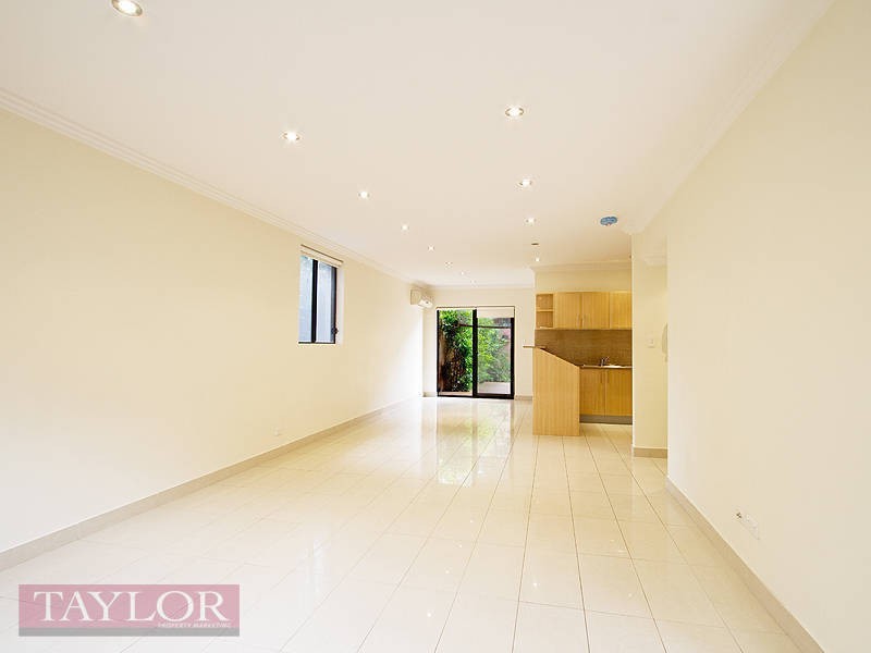 8/210 Pennant Hills Road, Oatlands NSW 2117