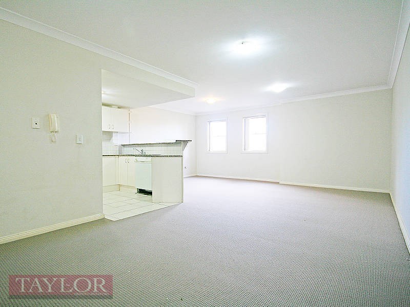 12/15 Governors Way, Oatlands NSW 2117