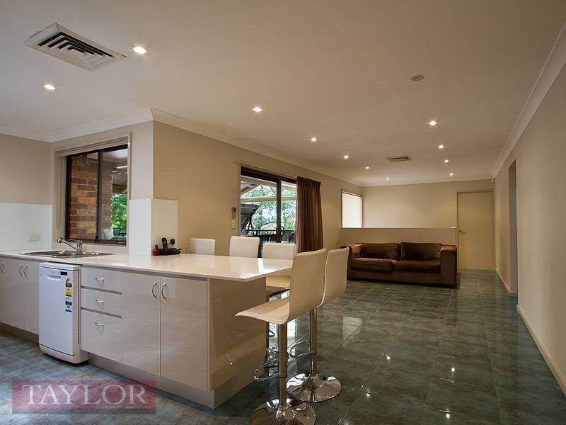 18 Blackwood Place, Oatlands NSW 2117