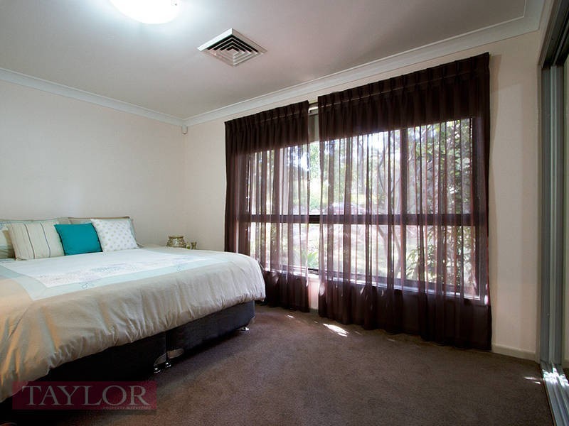 18 Blackwood Place, Oatlands NSW 2117