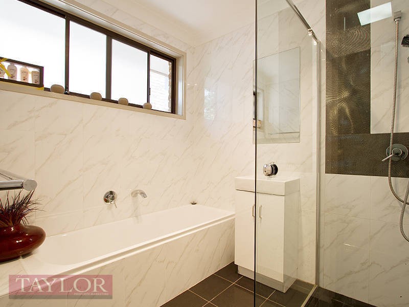 18 Blackwood Place, Oatlands NSW 2117