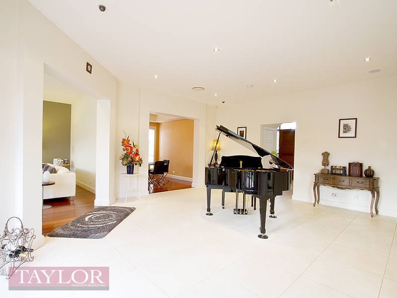 63 River Oak Circuit, Kellyville NSW 2155