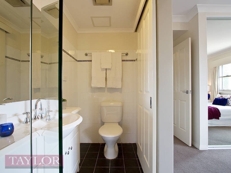 4/15 Governors Way, Oatlands NSW 2117