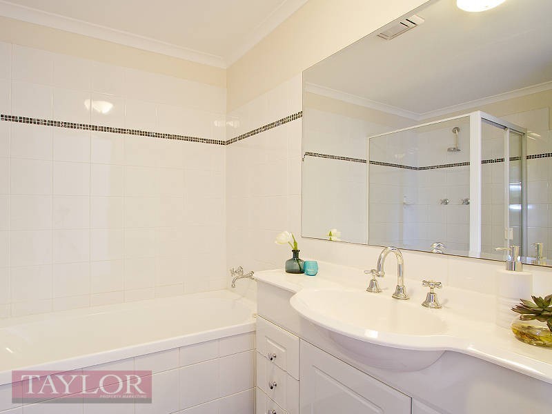 4/15 Governors Way, Oatlands NSW 2117