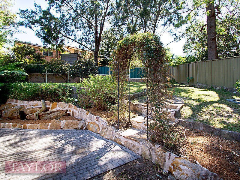15 Larnook Close, Oatlands NSW 2117