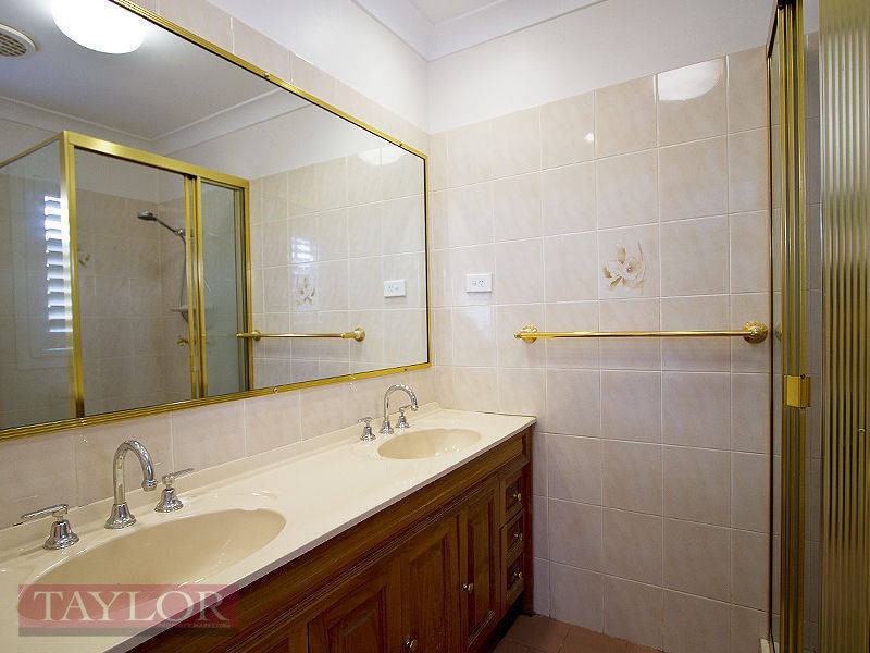 9 Ivanhoe Place, Oatlands NSW 2117