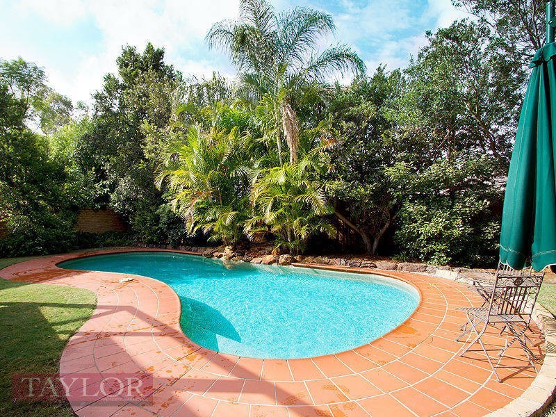 9 Ivanhoe Place, Oatlands NSW 2117