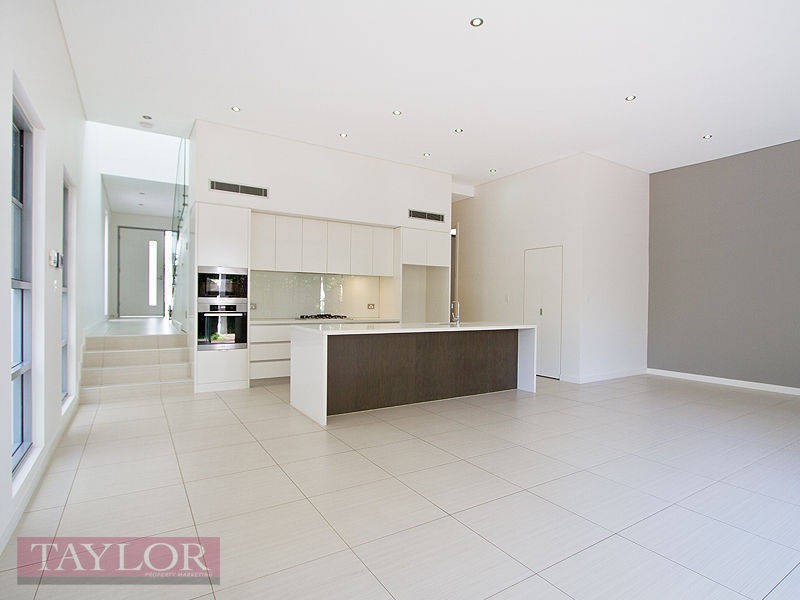 28 Central Park Avenue, Baulkham Hills NSW 2153