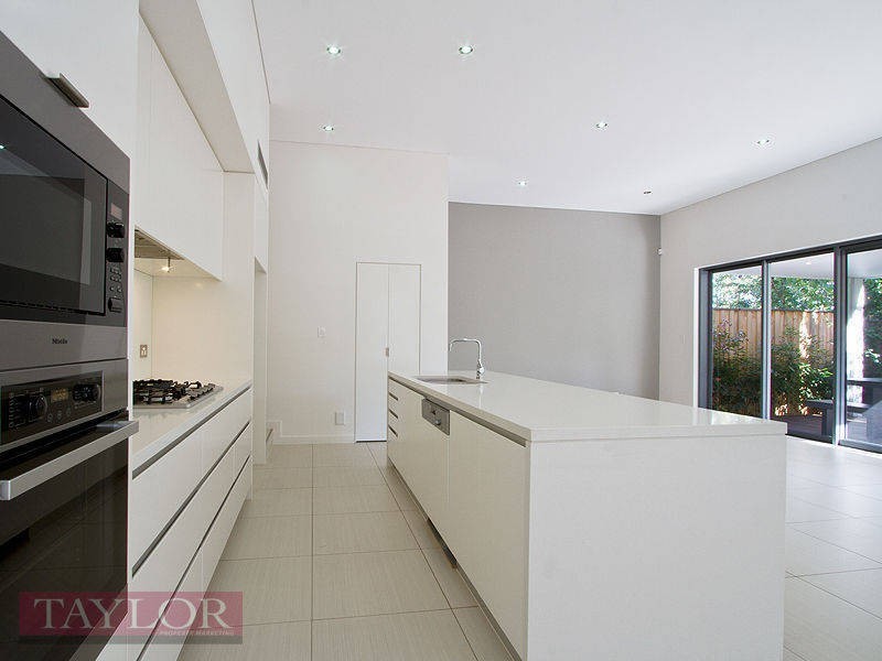 28 Central Park Avenue, Baulkham Hills NSW 2153