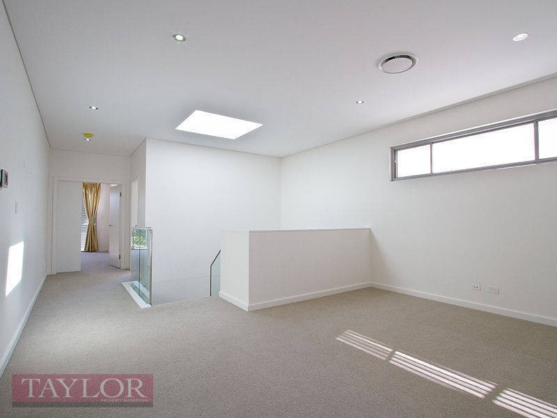 28 Central Park Avenue, Baulkham Hills NSW 2153