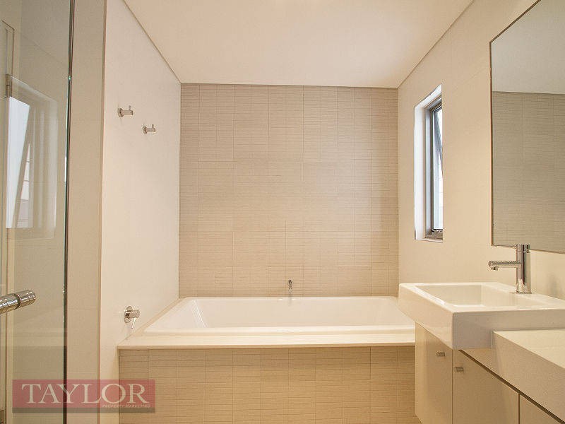 28 Central Park Avenue, Baulkham Hills NSW 2153