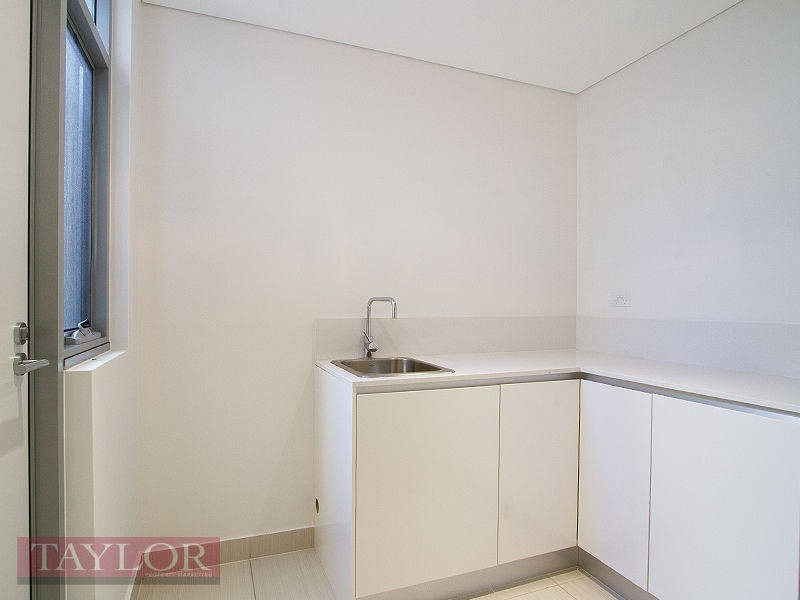 28 Central Park Avenue, Baulkham Hills NSW 2153